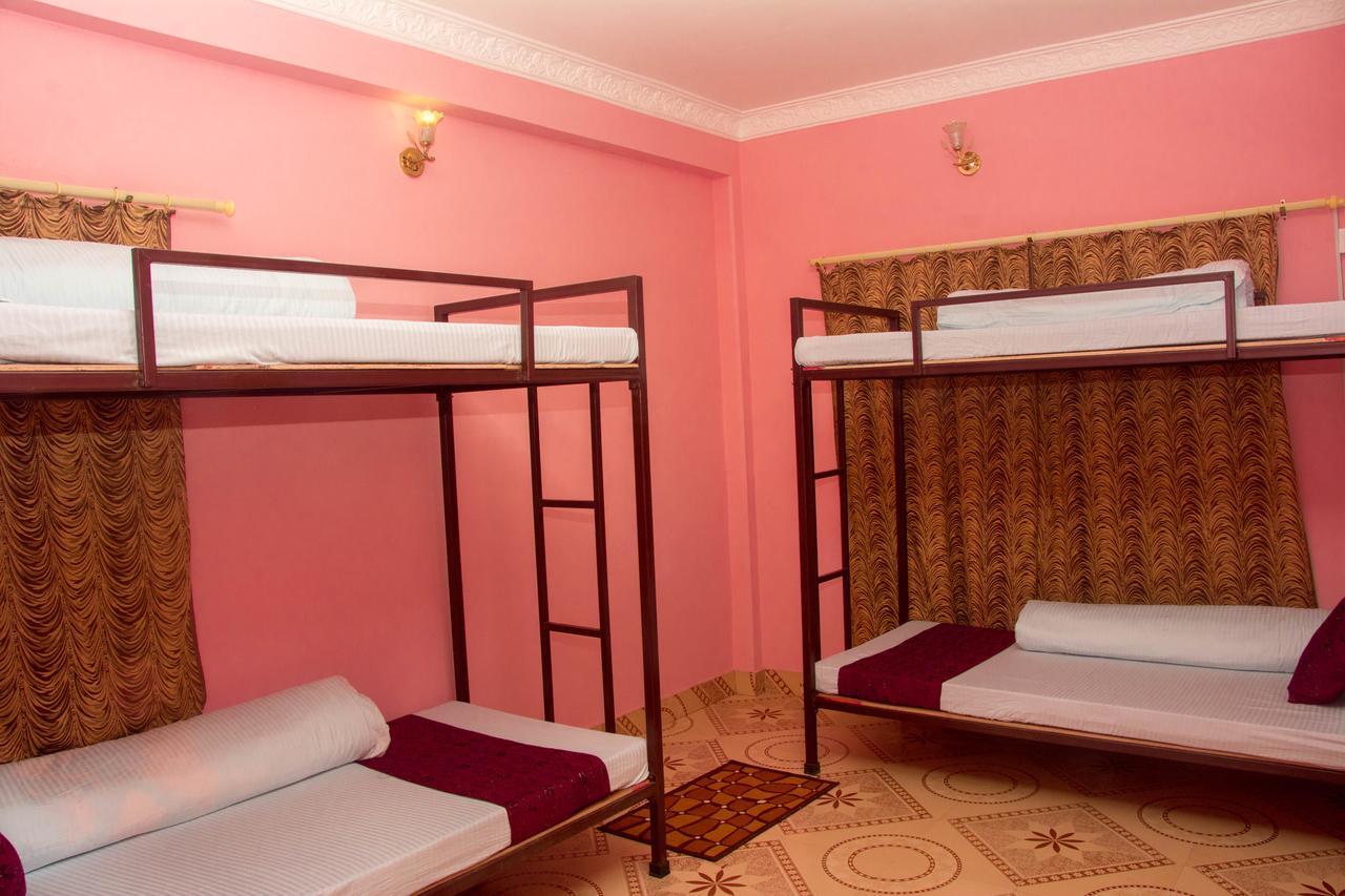 Mount Blue Tourist Hostel - Pokhara Kültér fotó